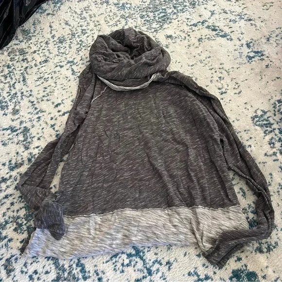 Free People Beach Cawl Cocoon Neck Pull Over Top Grey XS/S - Picture 7 of 8